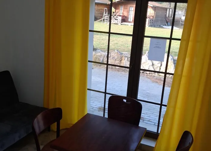 Jurajski בית הארחה